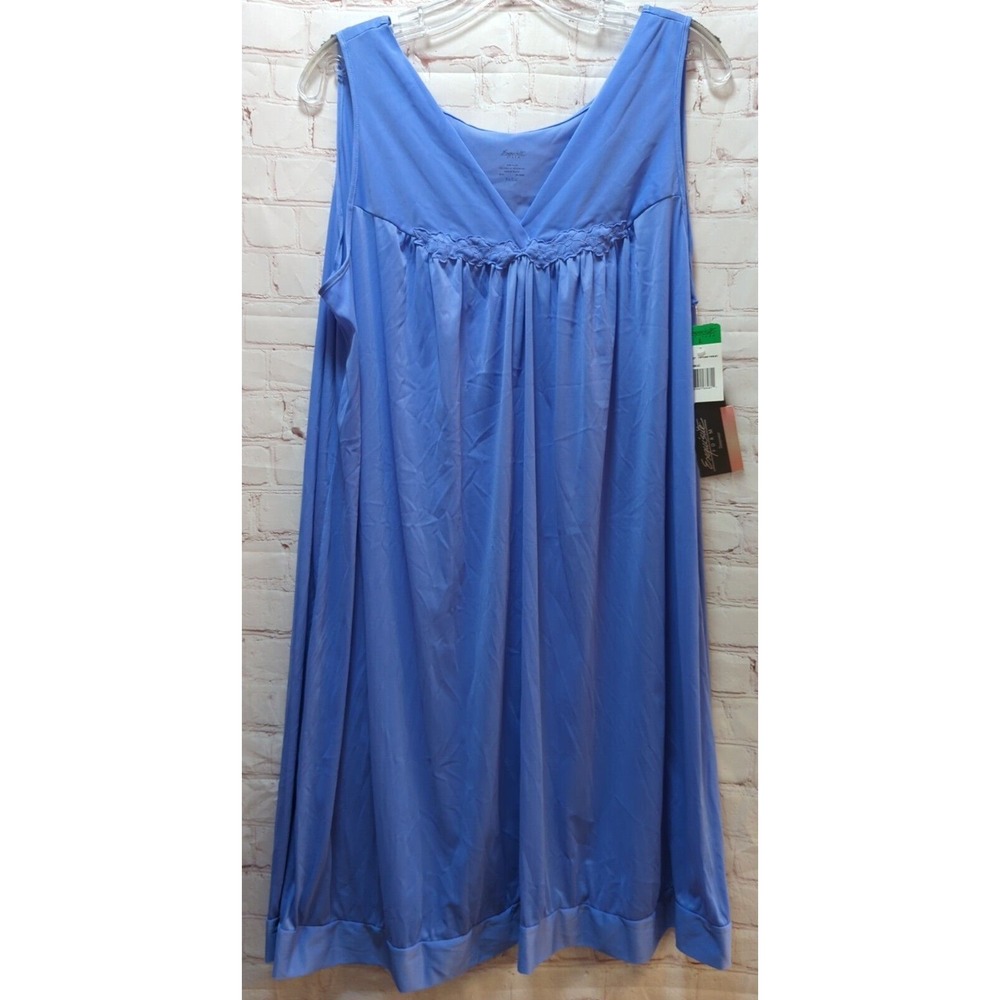 Exquisite women's large nylon sleeveless nightgown violet mid length flowers